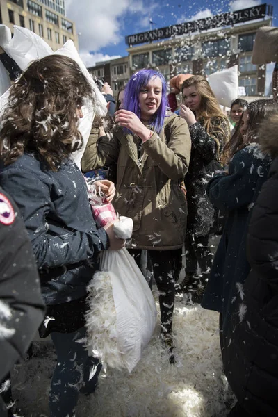 Ámsterdam Países Bajos Holanda Septentrional Sábado Abril 2015 Pillow Fight —  Fotos de Stock