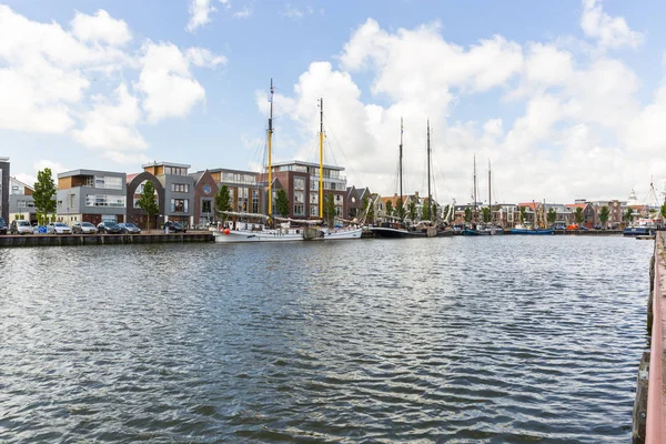 Canale Noorderhaven Con Barche Case Nel Centro Storico Harlingen Frisia — Foto Stock