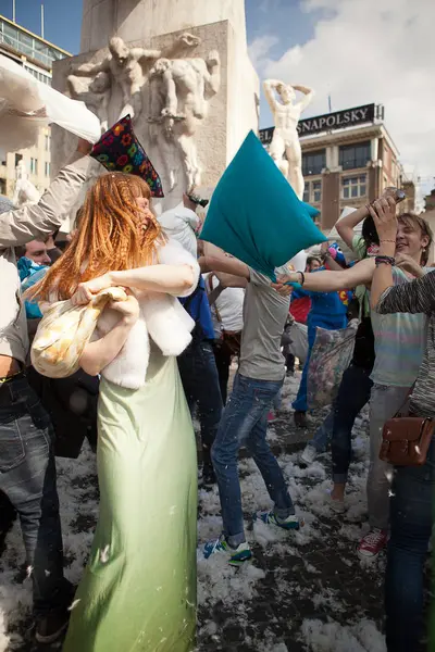 Ámsterdam Países Bajos Holanda Septentrional Sábado Abril 2014 Pelea Almohadas —  Fotos de Stock