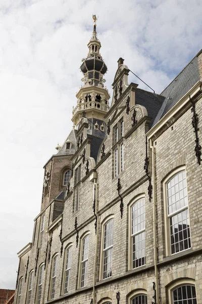 Eski Gotik Belediye Binasının Önünde Zierikzee Hollanda — Stok fotoğraf
