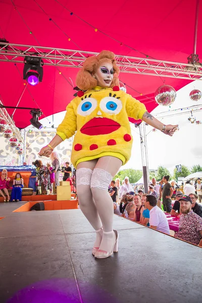 Amsterdã Holanda Julho 2017 Show Com Uma Drag Queen Vestida — Fotografia de Stock