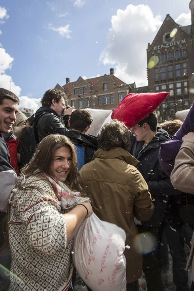 Ámsterdam Países Bajos Holanda Septentrional Sábado Abril 2015 Pillow Fight —  Fotos de Stock