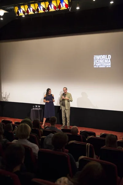荷兰阿姆斯特丹 2016年8月18日 在阿姆斯特丹世界电影展开幕式上的讲话 这是2016年8月18日至27日举行的世界电影节 — 图库照片