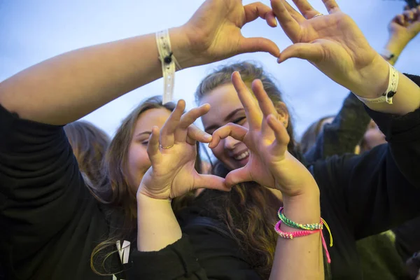 Traena Norway July 2016 Audience Cheering Concert Norwegian Folk Rock — стоковое фото