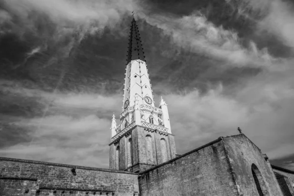Dramatyczny Czarno Biały Widok Wieżę Kościoła Saint Etienne Village Ars — Zdjęcie stockowe