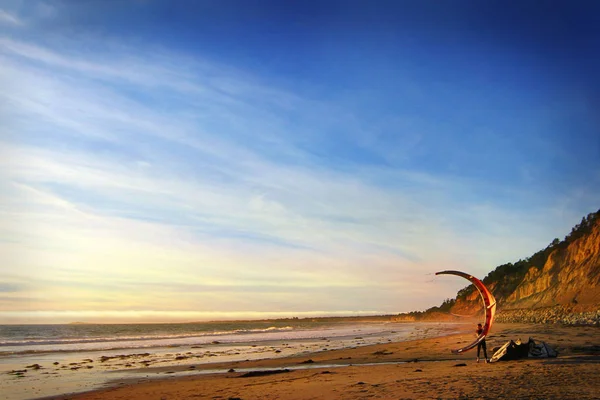 Kite Surf Contra Una Hermosa Puesta Sol Silueta Cometas Cielo — Foto de Stock