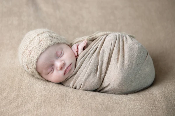 Sleeping Newborn Baby Basket — Stock Photo, Image