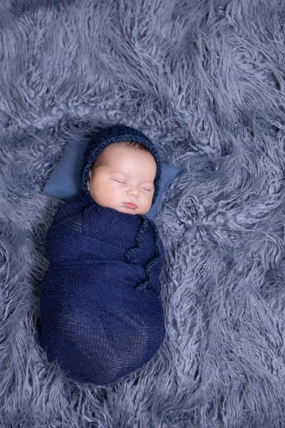 Niño Recién Nacido Durmiendo —  Fotos de Stock