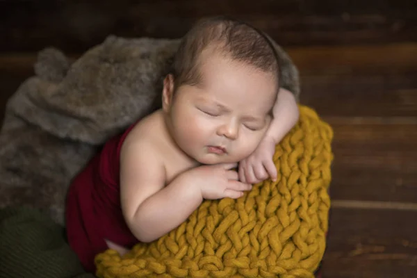 Niño Recién Nacido Durmiendo —  Fotos de Stock
