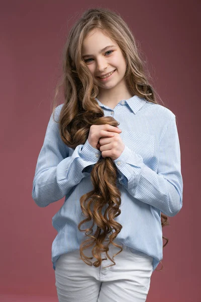 Menina Negócios Jovem Bonita Com Cabelo Longo — Fotografia de Stock