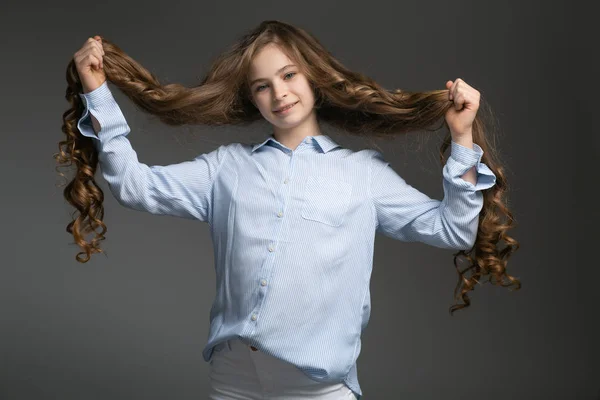 Piękna Młoda Dziewczyna Biznesu Długimi Włosami — Zdjęcie stockowe
