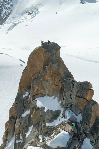 Alpiniści Nad Aiguille Midi Góra Mont Blanc Haute Savoie Francja — Zdjęcie stockowe