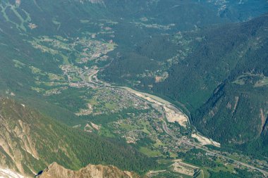 Güzellikler Grandes Jorasses, Dent du Geant ve görkemli Mont Blanc Blanc - en yüksek dağ Alpleri'nde