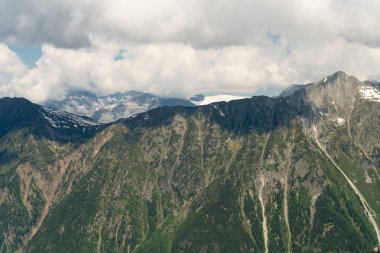 Aiguille du Midi - Mont Blanc Dağı, Haute-Savoie, Fransa dan Chamonix Vadisi'nin görünümü