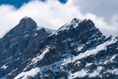 Muhteşem görünümü üst, Avrupa Sfenks Gözlemevi (3,454 metre), İsviçre üzerinden Bernese Alpleri'nde dört bin metre tepeler ve dağ Jungfrau