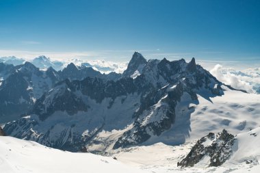 Aiguille du Midi 'den Grandes Jorass ve Dent du Geant Panoraması - Mont Blanc Dağı, Haute-Savoie, Fransa