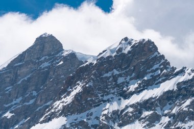 Muhteşem görünümü üst, Avrupa Sfenks Gözlemevi (3,454 metre), İsviçre üzerinden Bernese Alpleri'nde dört bin metre tepeler ve dağ Jungfrau