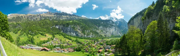 Krásný Pohled Interlaken Město Eiger Mnch Jungfrau Hory Jezera Thun — Stock fotografie