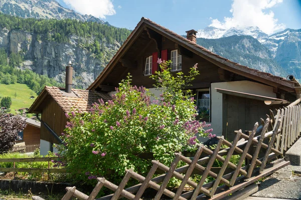 Het Mooie Dorp Lauterbrunnen Het Voorjaar Zwitserland — Stockfoto