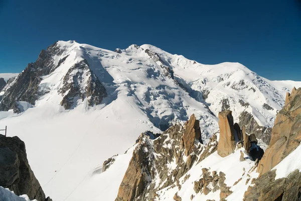 Mont Blanc Alpler Yüksek Dağı Avrupa Nın Yüksek Binasıdır Aiguille — Stok fotoğraf