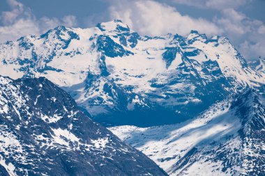 Muhteşem görünümü üst, Avrupa Sfenks Gözlemevi (3,454 metre), İsviçre üzerinden Bernese Alpleri'nde dört bin metre tepeler ve dağ Jungfrau