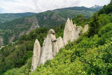 Muhteşem görünümünü Pyramides d'Euseigne İsviçre Alpleri'nde, Valais, İsviçre