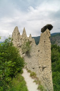 Muhteşem görünümünü Pyramides d'Euseigne İsviçre Alpleri'nde, Valais, İsviçre