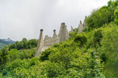 Muhteşem görünümünü Pyramides d'Euseigne İsviçre Alpleri'nde, Valais, İsviçre