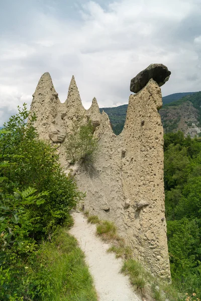 Muhteşem görünümünü Pyramides d'Euseigne İsviçre Alpleri'nde, Valais, İsviçre