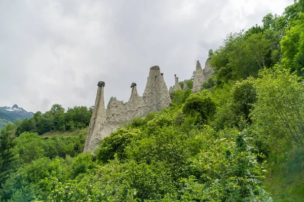 Muhteşem görünümünü Pyramides d'Euseigne İsviçre Alpleri'nde, Valais, İsviçre