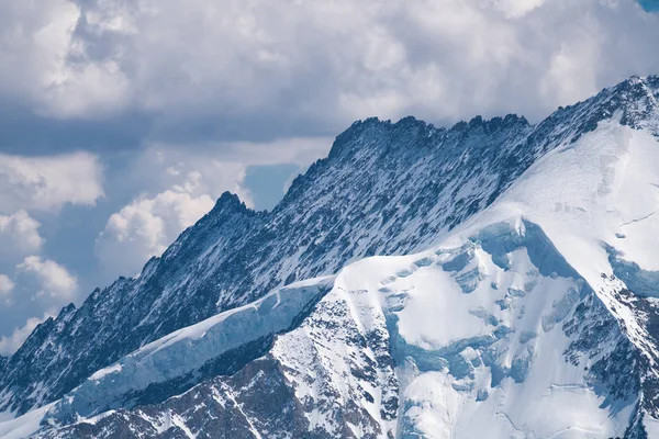 Nádherný Výhled Horu Jungfrau Čtyři Tisíce Metrů Vrcholy Bernských Alpách — Stock fotografie