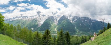 Güzellikler Grandes Jorasses, Dent du Geant ve görkemli Mont Blanc Blanc - Alpler en yüksek Dağı ve Parc de Merlet, Les Houches, Haute-Savoie, Fransa Avrupa'nın en yüksek