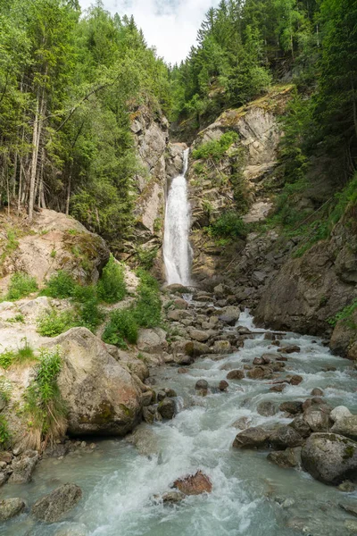 Velkolepý Pohled Cascade Dard Fantastický Vodopád Nachází 1233 Dvacet Metrů — Stock fotografie