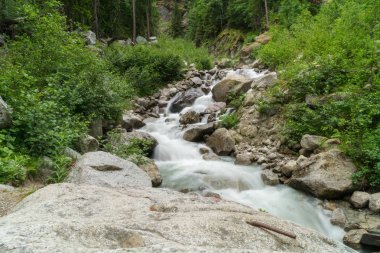 Art arda sıralı du Dard - fantastik bir şelale manzarası 1233 m yirmi metre yüksekliğinde Mont-Blanc, Haute-Savoie, Fransa altında bulunan