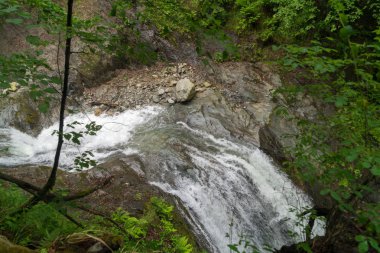 Art arda sıralı du Dard - fantastik bir şelale manzarası 1233 m yirmi metre yüksekliğinde Mont-Blanc, Haute-Savoie, Fransa altında bulunan