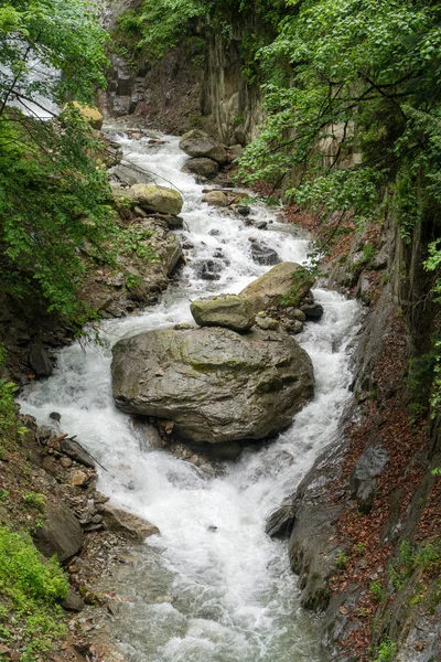 Spektakuläre Aussicht Auf Die Kaskade Dard Ein Fantastischer Wasserfall 1233 — Stockfoto