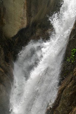 Gorges du Durnand, İsviçre Alpleri şaşırtıcı basamaklı şelale 