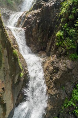 Gorges du Durnand, İsviçre Alpleri şaşırtıcı basamaklı şelale 