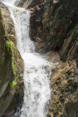 Gorges du Durnand, İsviçre Alpleri şaşırtıcı basamaklı şelale 