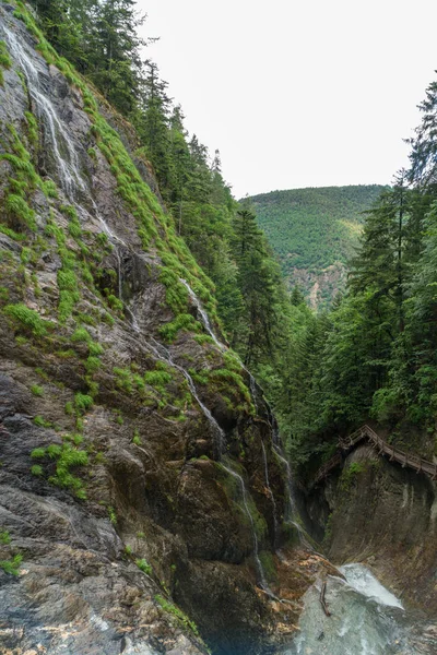 Niesamowite Wodospady Gorges Durnand Alpy Szwajcaria — Zdjęcie stockowe