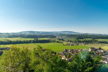 Muhteşem panoramik dağ eteklerinde, Canton Fribourg, İsviçre Gruyeres Kalesi (Chateau de Gruyeres),