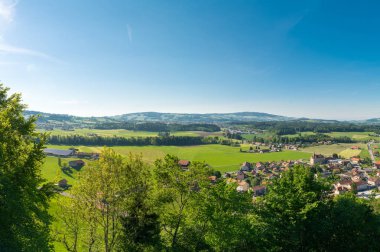 Muhteşem panoramik dağ eteklerinde, Canton Fribourg, İsviçre Gruyeres Kalesi (Chateau de Gruyeres),
