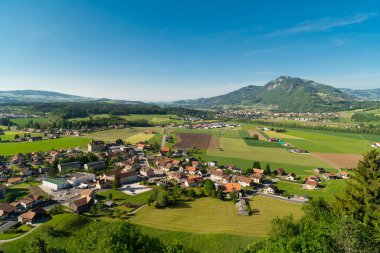 Muhteşem panoramik dağ eteklerinde, Canton Fribourg, İsviçre Gruyeres Kalesi (Chateau de Gruyeres),