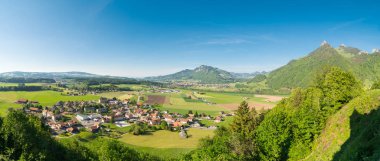 Muhteşem panoramik dağ eteklerinde, Canton Fribourg, İsviçre Gruyeres Kalesi (Chateau de Gruyeres),