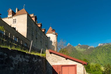 Muhteşem panoramik dağ eteklerinde, Canton Fribourg, İsviçre Gruyeres Kalesi (Chateau de Gruyeres),