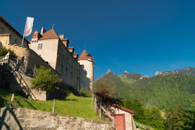 Muhteşem panoramik dağ eteklerinde, Canton Fribourg, İsviçre Gruyeres Kalesi (Chateau de Gruyeres),