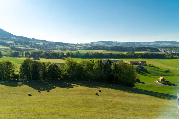Muhteşem panoramik dağ eteklerinde, Canton Fribourg, İsviçre Gruyeres Kalesi (Chateau de Gruyeres),