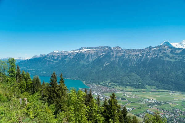 Krásný Výhled Interlakenu Město Eiger Monch Jungfrau Hory Jezero Thun — Stock fotografie