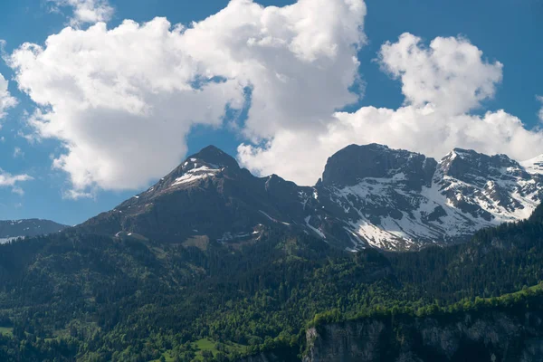 壮观的山景在瑞士阿尔卑斯山风景 — 图库照片