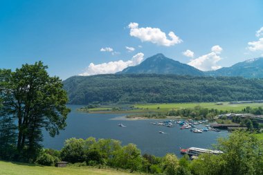 Muhteşem dağ ve göl Alpnacher (Alpnachersee) ve Luzern Gölü Panoraması Pilatus Kulm, İsviçre